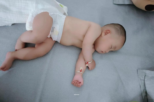 吉林宝宝拉屎有黑色颗粒